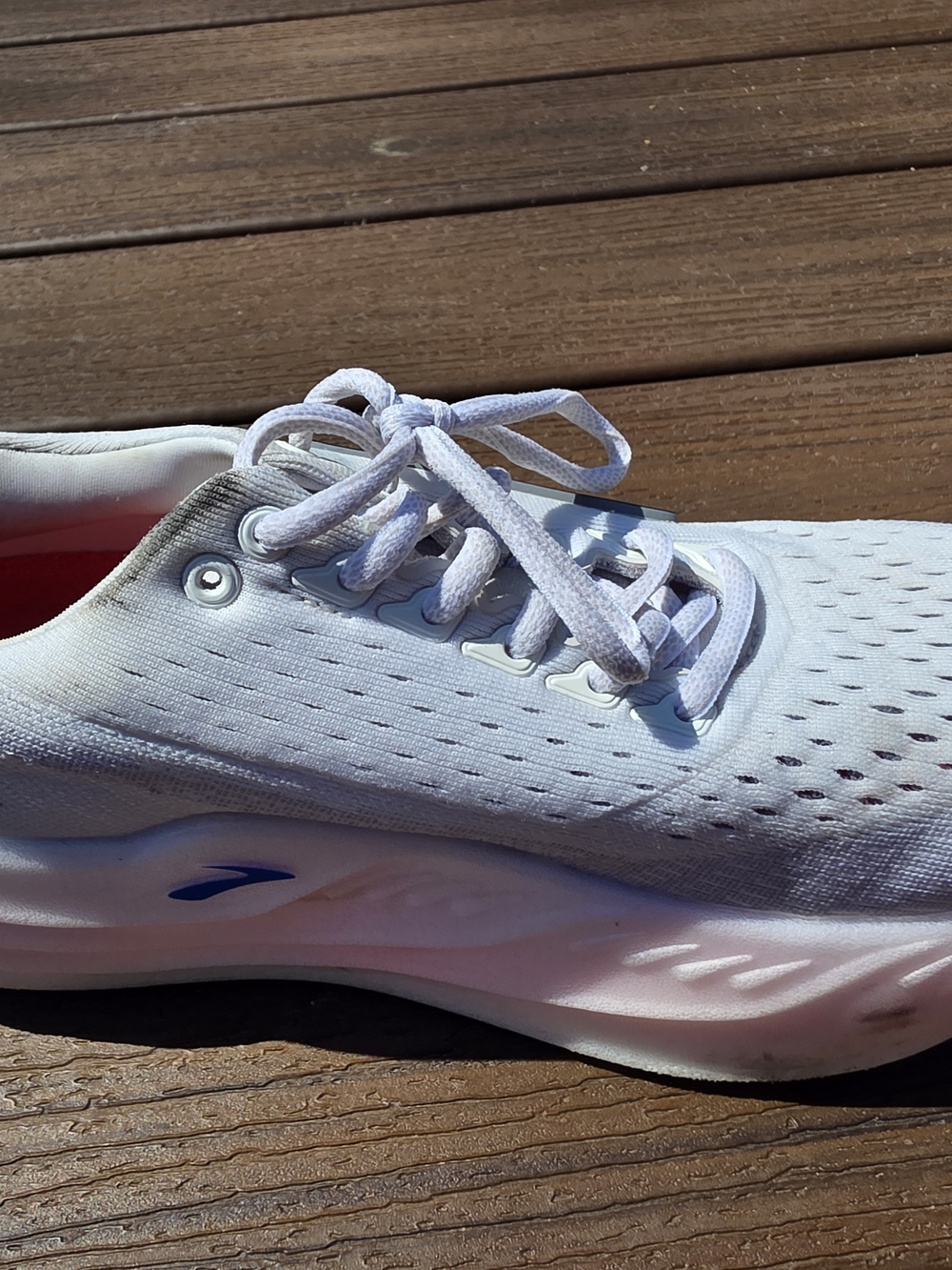 Brooks Glycerin Max Women’s White Running Shoes with Black Logo and Pink Accents - Picture 3 of 6